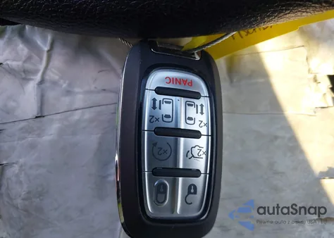 2020 Chrysler Voyager Lxi из США, поврежденный, VIN 2C4RC1DG2LR257067